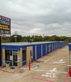 Entrance view of U-STOR SELF STORAGE BENBROOK, TX on W Vickery Blvd
