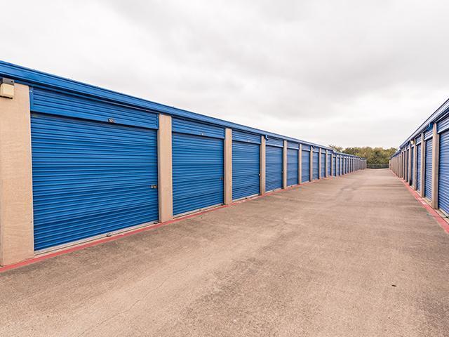 u stor self storage units in Texas city with drive up facility