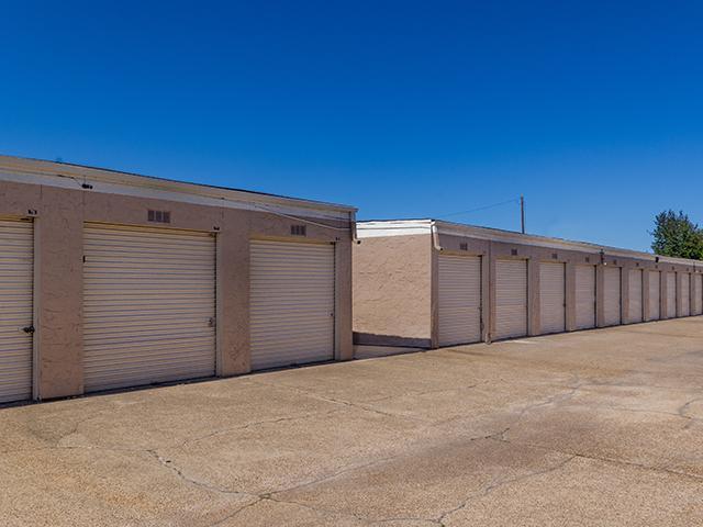 Spacious 10x10 storage unit for rent at U-STOR OKLAHOMA CITY