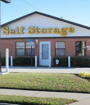 onvenient drive-up self storage units with roll-up doors and wide lanes