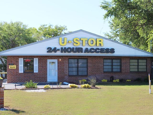 self storage facility for convenient customer access
